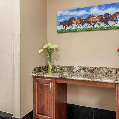Econo Lodge Shelbyville Bagian luar foto