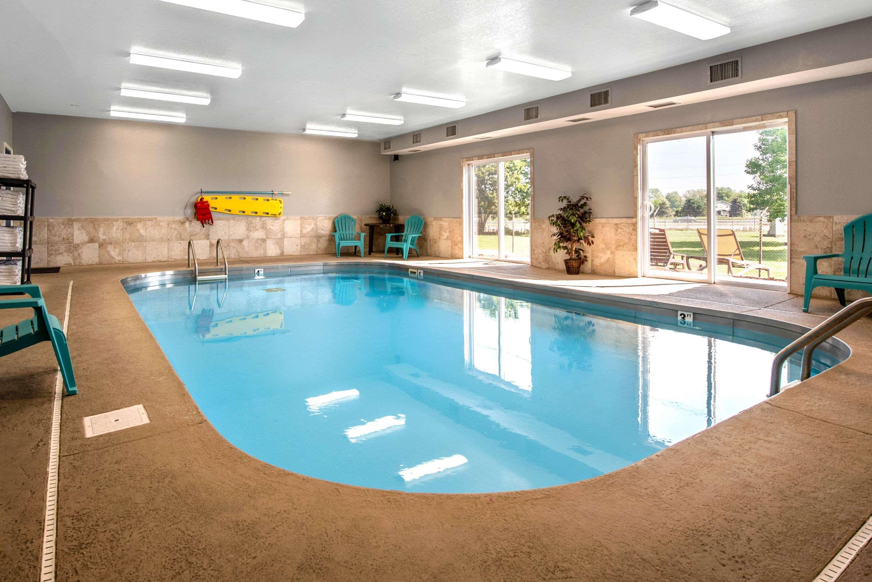 Econo Lodge Shelbyville Bagian luar foto