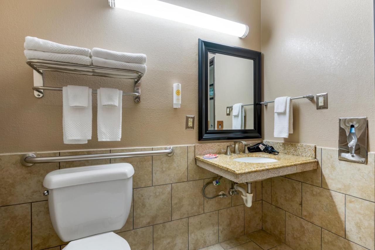 Econo Lodge Shelbyville Bagian luar foto