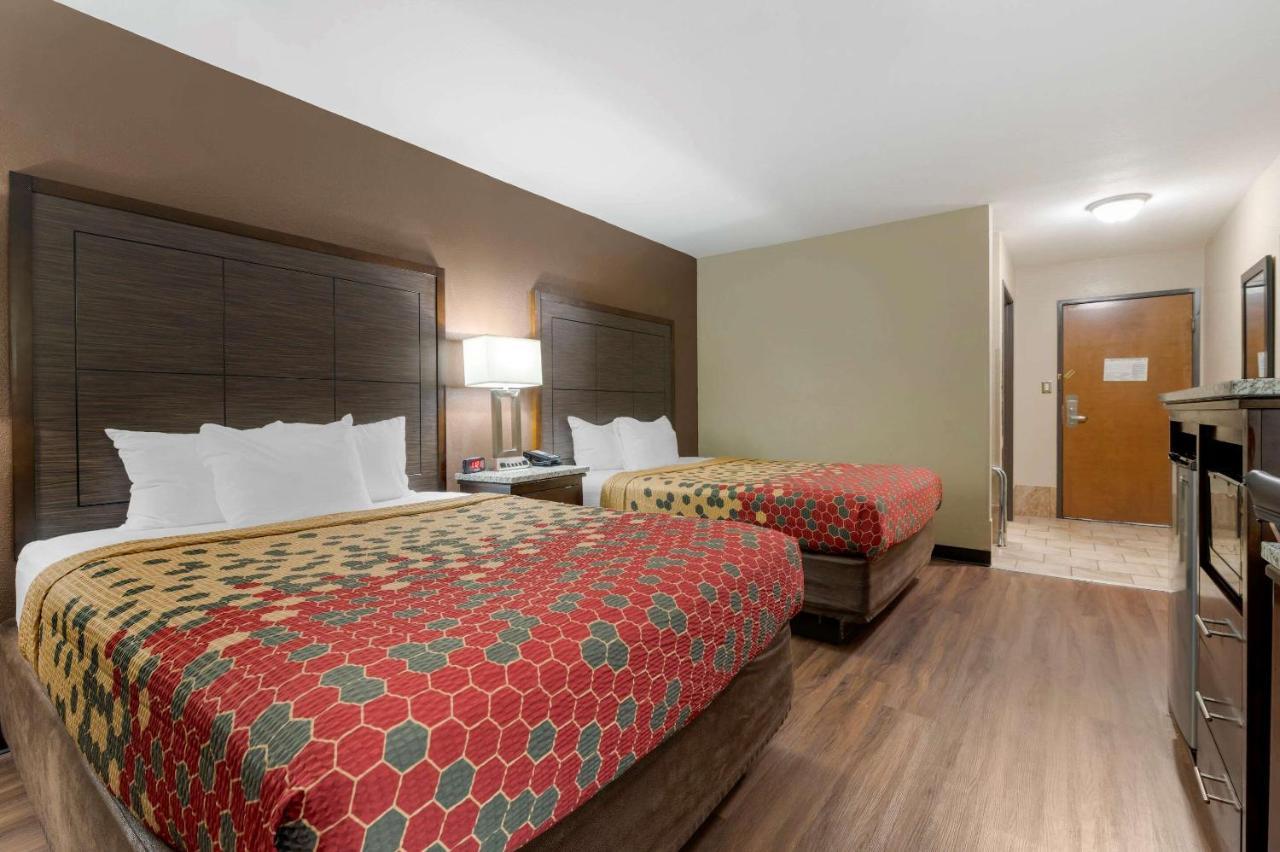 Econo Lodge Shelbyville Bagian luar foto