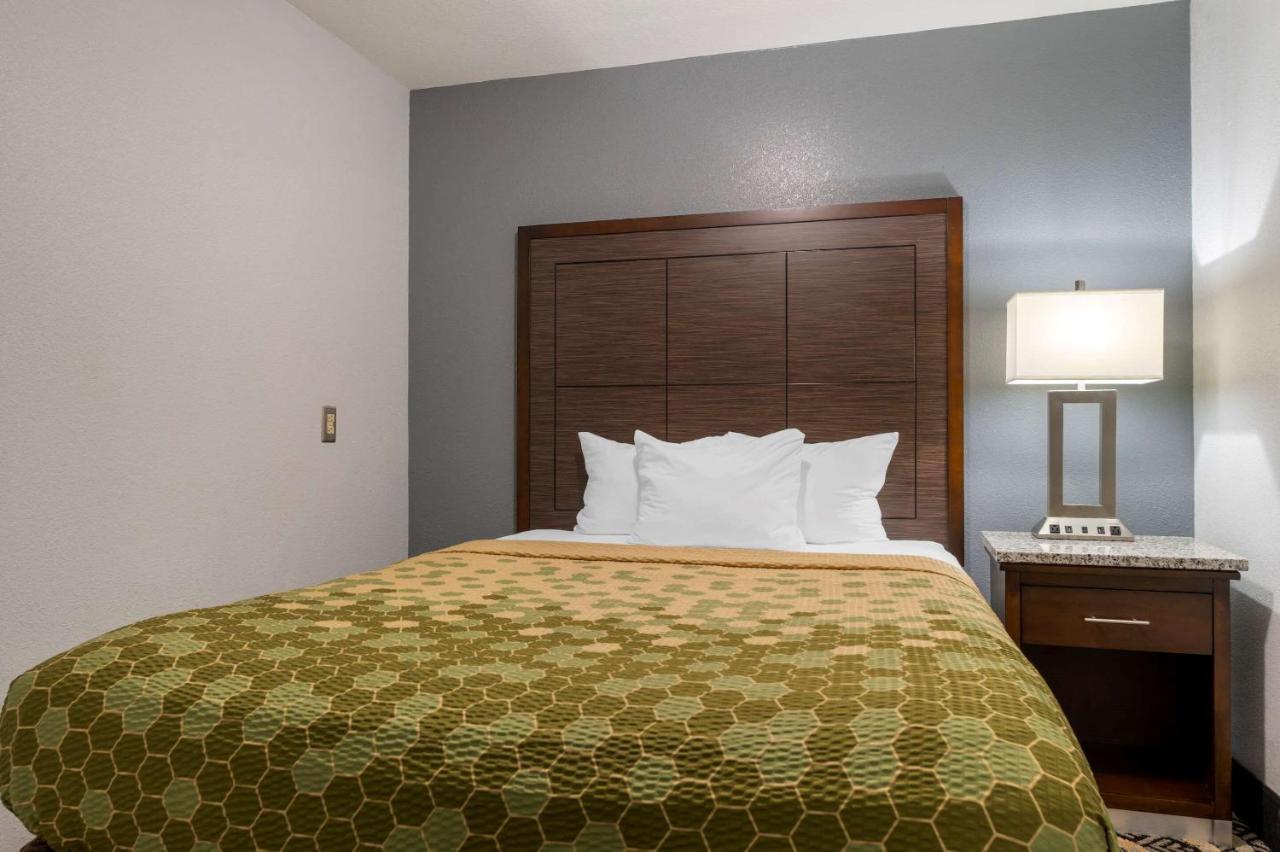 Econo Lodge Shelbyville Bagian luar foto