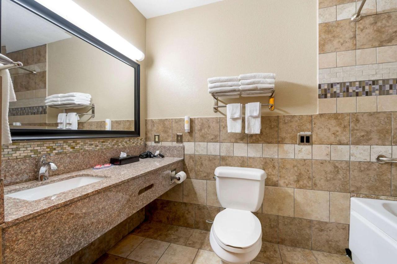 Econo Lodge Shelbyville Bagian luar foto