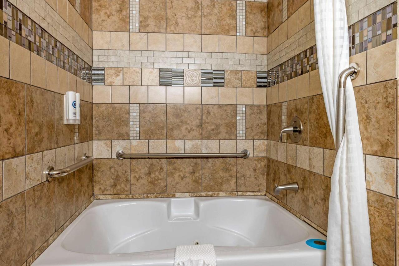 Econo Lodge Shelbyville Bagian luar foto