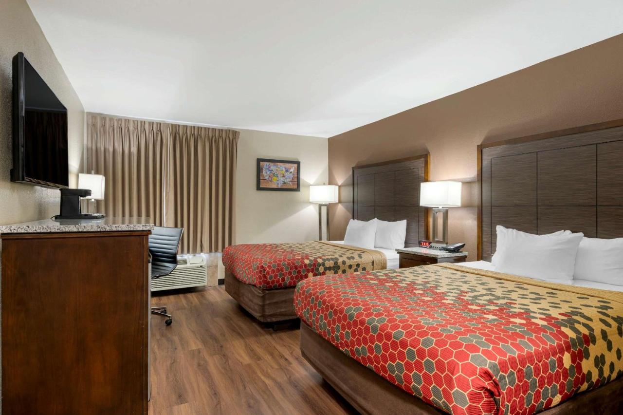 Econo Lodge Shelbyville Bagian luar foto
