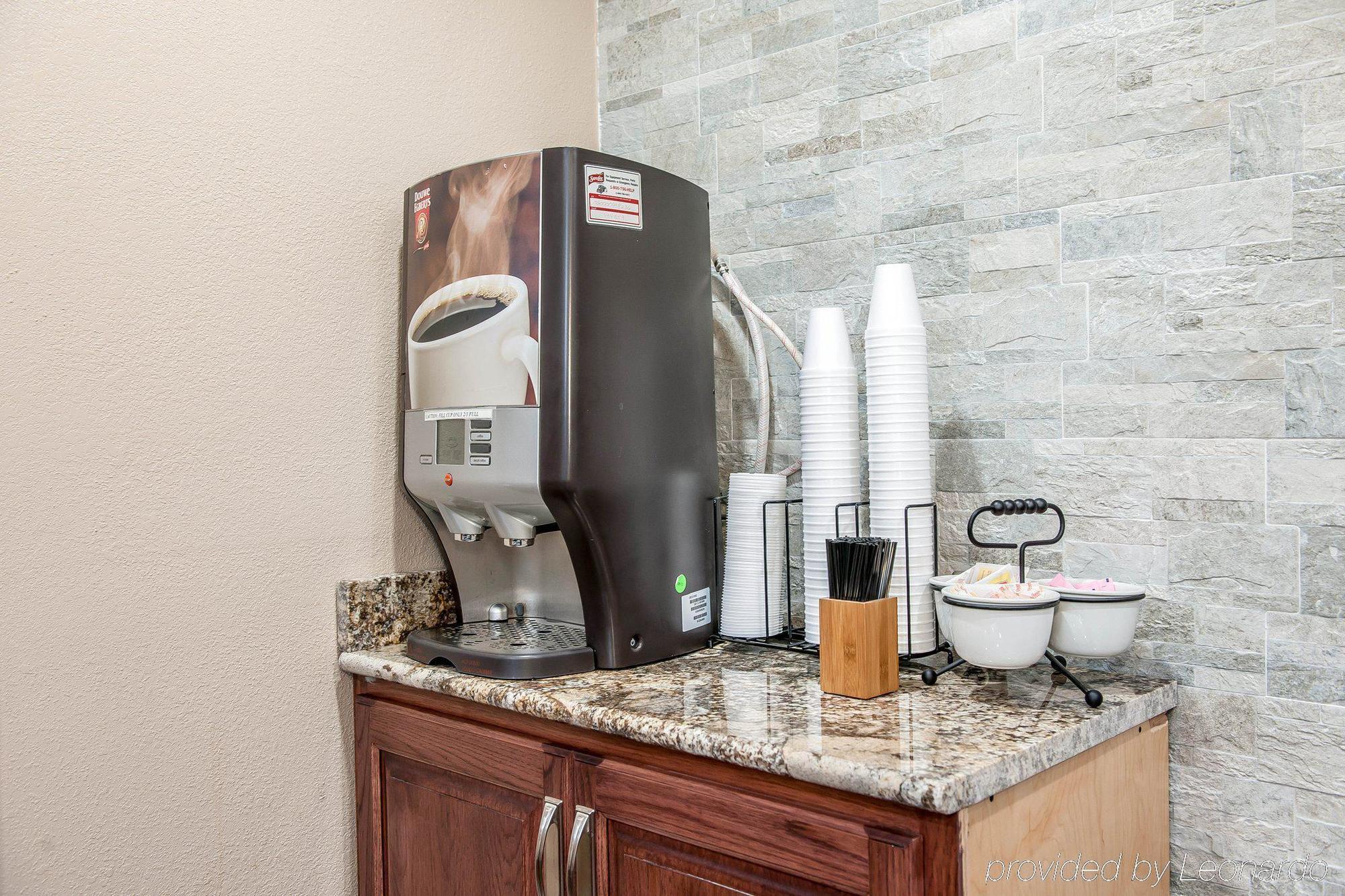 Econo Lodge Shelbyville Bagian luar foto